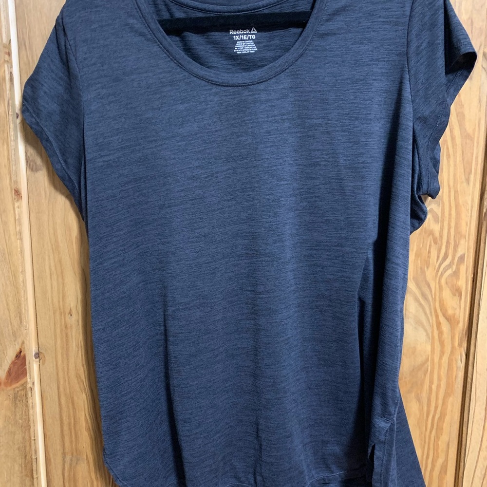 Reebok loose wear shirt